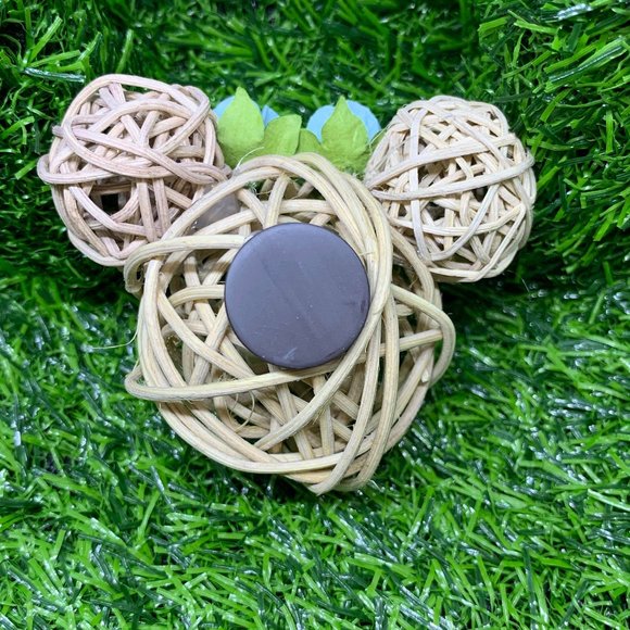 Branch Ball Mouse Head Magnet with Flower Crown - Picture 3 of 3